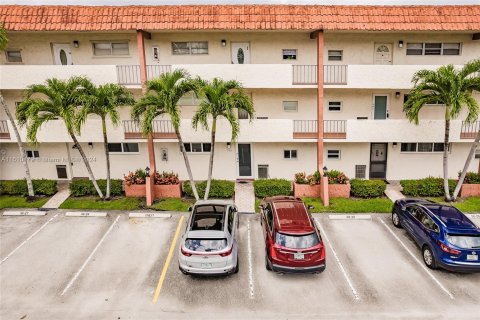 Condominio en venta en Pembroke Pines, Florida, 2 dormitorios, 108.7 m2 № 1232423 - foto 27