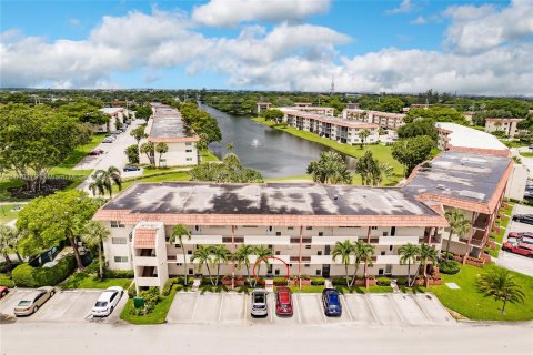 Condominio en venta en Pembroke Pines, Florida, 2 dormitorios, 108.7 m2 № 1232423 - foto 30