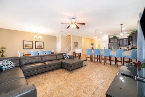 Casa en venta en Davenport, Florida, 8 dormitorios, 363.15 m2 № 1251516 - foto 23