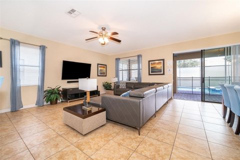 Casa en venta en Davenport, Florida, 8 dormitorios, 363.15 m2 № 1251516 - foto 21