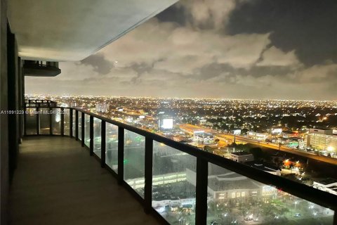 Condominio en venta en Miami, Florida, 1 dormitorio, 57.69 m2 № 19641 - foto 17