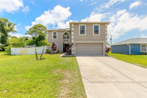 Villa ou maison à vendre à Edgewater, Floride: 4 chambres, 243.03 m2 № 1249043 - photo 1