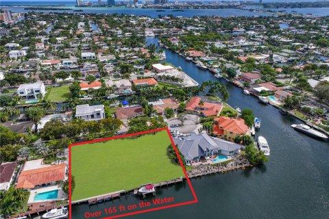 Купить земельный участок в Норт-Майами, Флорида № 873379 - фото 1
