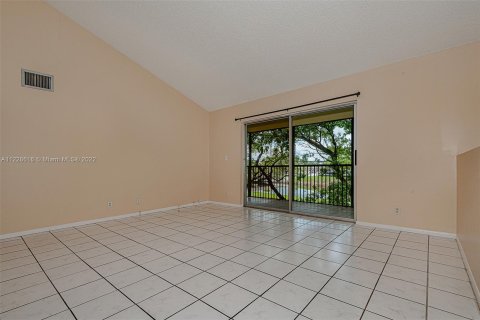 Copropriété à vendre à Oakland Park, Floride: 2 chambres, 107.77 m2 № 13756 - photo 12