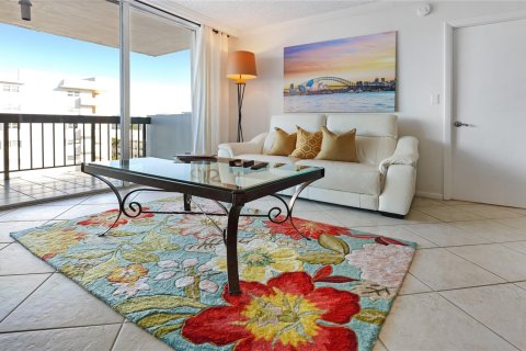 Condo in Fort Lauderdale, Florida, 2 bedrooms  № 996253 - photo 19