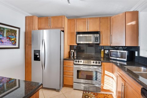 Condo in Fort Lauderdale, Florida, 2 bedrooms  № 996253 - photo 16