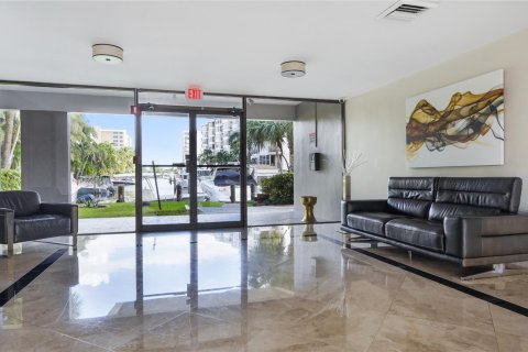 Condo in Fort Lauderdale, Florida, 2 bedrooms  № 996253 - photo 7