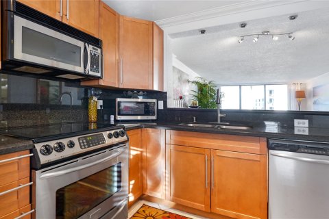 Condo in Fort Lauderdale, Florida, 2 bedrooms  № 996253 - photo 15