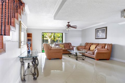 Townhouse in Sunrise, Florida 3 bedrooms, 146.79 sq.m. № 1147327 - photo 10