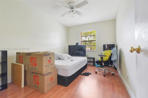 Townhouse in Sunrise, Florida 3 bedrooms, 146.79 sq.m. № 1147327 - photo 18