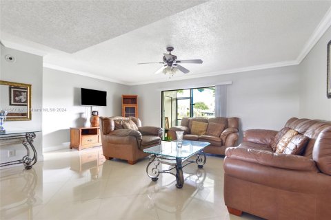 Townhouse in Sunrise, Florida 3 bedrooms, 146.79 sq.m. № 1147327 - photo 11