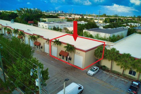 Commercial property in Fort Lauderdale, Florida № 839997 - photo 3