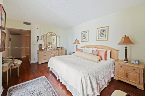 Condo in Miami, Florida, 2 bedrooms  № 1367244 - photo 7