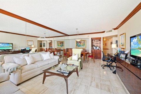 Condo in Miami, Florida, 2 bedrooms  № 1367244 - photo 3