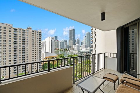 Copropriété à vendre à Miami, Floride: 2 chambres, 112.78 m2 № 1367244 - photo 13