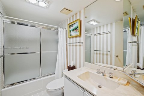 Copropriété à vendre à Miami, Floride: 2 chambres, 112.78 m2 № 1367244 - photo 8