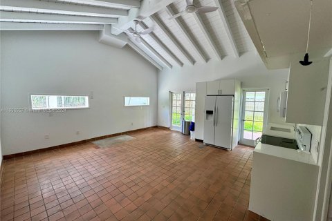 Villa ou maison à louer à Miami, Floride: 2 chambres, 74.32 m2 № 1367280 - photo 8