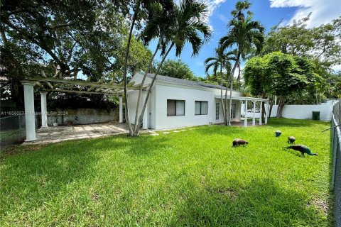 Casa en alquiler en Miami, Florida, 2 dormitorios, 74.32 m2 № 1367280 - foto 25