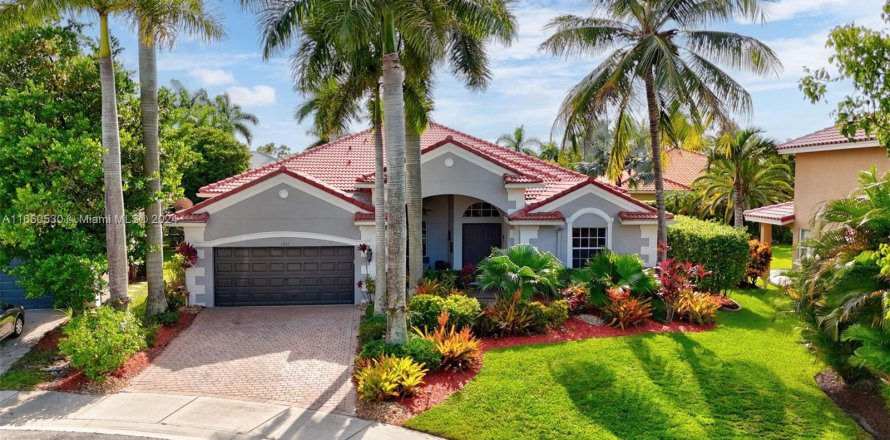 Villa ou maison à Weston, Floride 5 chambres, 283.44 m2 № 1367245