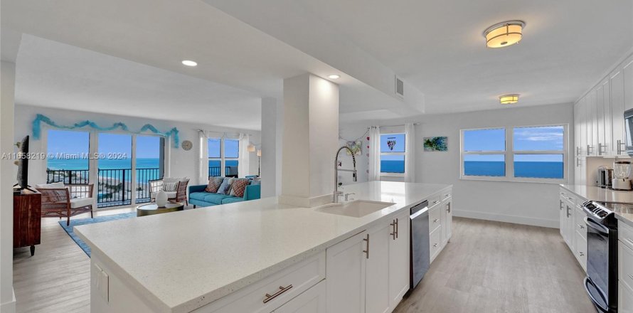 Condo in Hollywood, Florida, 3 bedrooms  № 1367282