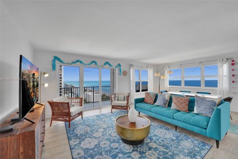 Copropriété à vendre à Hollywood, Floride: 3 chambres, 184.88 m2 № 1367282 - photo 26