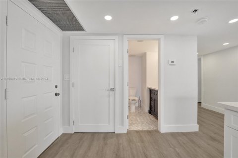 Condo in Hollywood, Florida, 3 bedrooms  № 1367282 - photo 19