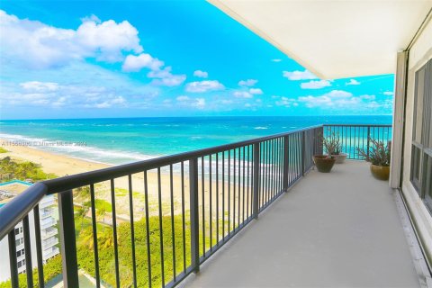 Condo in Lauderdale-by-the-Sea, Florida, 3 bedrooms  № 1080296 - photo 20