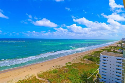 Condo in Lauderdale-by-the-Sea, Florida, 3 bedrooms  № 1080296 - photo 18