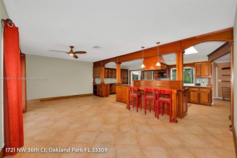House in Oakland Park, Florida 3 bedrooms, 173.91 sq.m. № 1080295 - photo 5