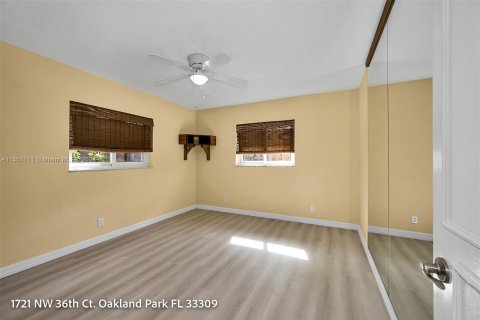 House in Oakland Park, Florida 3 bedrooms, 173.91 sq.m. № 1080295 - photo 27