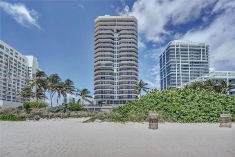 Copropriété à vendre à Miami Beach, Floride: 2 chambres, 114.27 m2 № 1147245 - photo 2