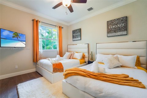 Villa ou maison à vendre à Miami Shores, Floride: 5 chambres, 259.75 m2 № 962140 - photo 24