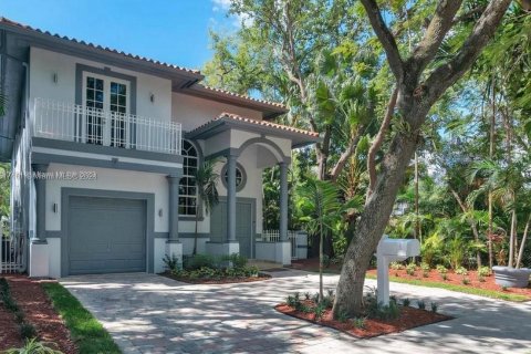Villa ou maison à vendre à Miami Shores, Floride: 5 chambres, 259.75 m2 № 962140 - photo 2