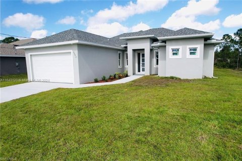 House in Lehigh Acres, Florida 3 bedrooms, 145.02 sq.m. № 1324501 - photo 26