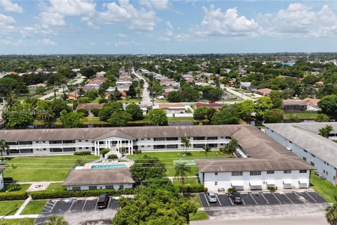 Copropriété à vendre à Lauderhill, Floride: 2 chambres, 76.92 m2 № 1324499 - photo 1