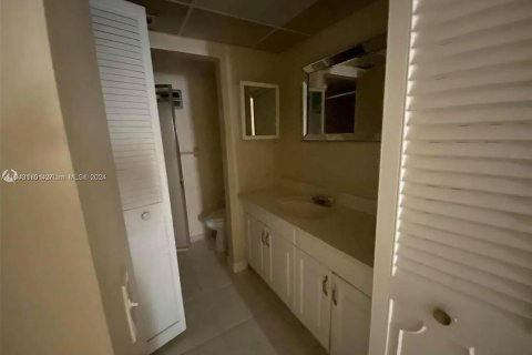 Copropriété à vendre à Lauderhill, Floride: 2 chambres, 76.92 m2 № 1324499 - photo 7