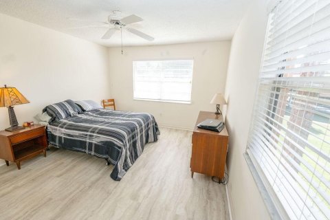 Condo in Stuart, Florida, 2 bedrooms  № 966066 - photo 13