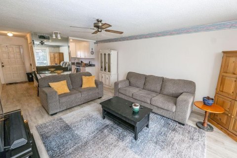 Condo in Stuart, Florida, 2 bedrooms  № 966066 - photo 11