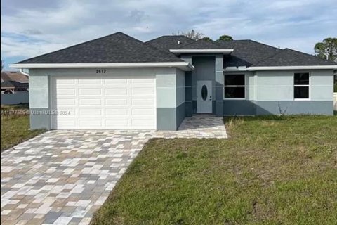 House in Lehigh Acres, Florida 3 bedrooms, 126.07 sq.m. № 1147121 - photo 2