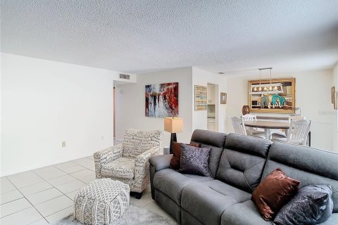 Condo in Tampa, Florida, 2 bedrooms  № 1364484 - photo 10