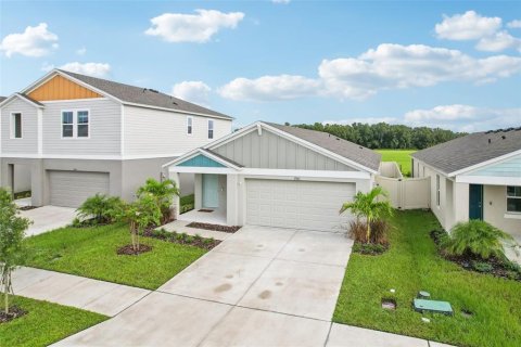 House in Wesley Chapel, Florida 3 bedrooms, 150.04 sq.m. № 1364483 - photo 1