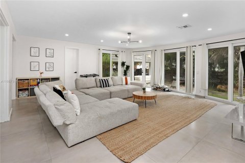 Casa en venta en Hollywood, Florida, 4 dormitorios, 234.95 m2 № 1370676 - foto 7