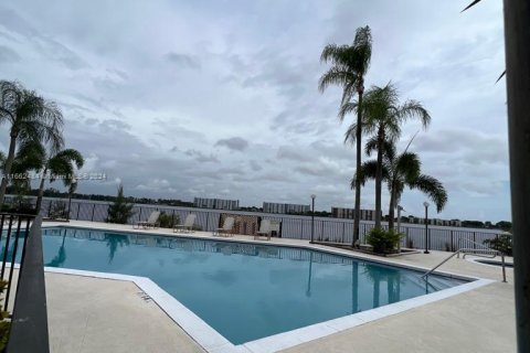 Copropriété à louer à Oakland Park, Floride: 2 chambres, 85.47 m2 № 1370634 - photo 23