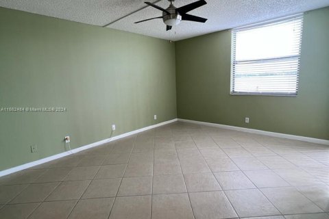 Condo in Oakland Park, Florida, 2 bedrooms  № 1370634 - photo 21