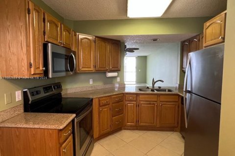 Condo in Oakland Park, Florida, 2 bedrooms  № 1370634 - photo 14