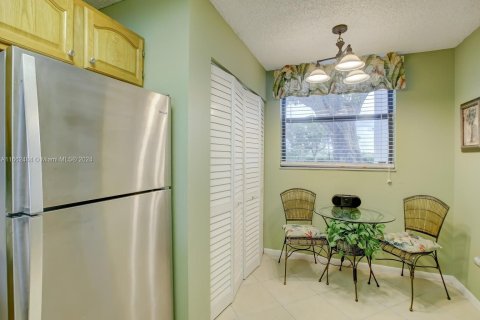 Condo in Oakland Park, Florida, 2 bedrooms  № 1370634 - photo 9