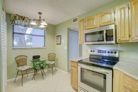 Condo in Oakland Park, Florida, 2 bedrooms  № 1370634 - photo 10