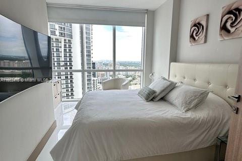 Apartamento en alquiler en Sunny Isles Beach, Florida, 3 dormitorios, 146.51 m2 № 1370632 - foto 9