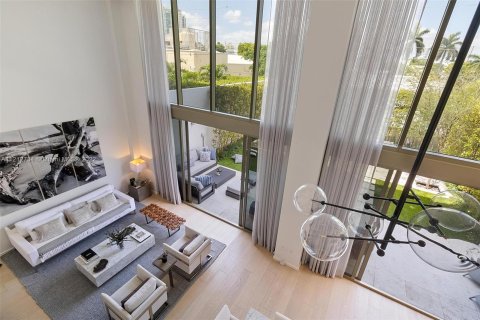 Condominio en venta en Miami Beach, Florida, 3 dormitorios, 235.23 m2 № 12102 - foto 2