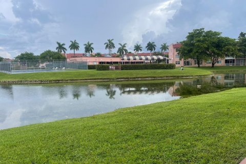 Condo in Sunrise, Florida, 1 bedroom  № 1310495 - photo 26